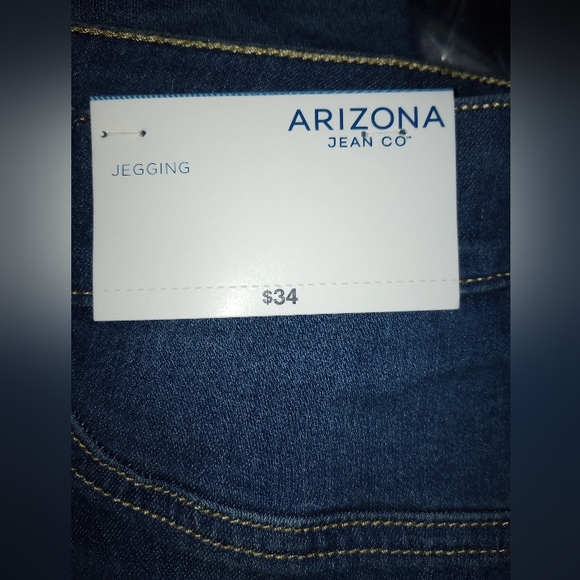 NWT ARIZONA JEAN CO - Plus 20 JUNIORS Medium Wash Denim Jeans  77% Cotton - Picture 13 of 13